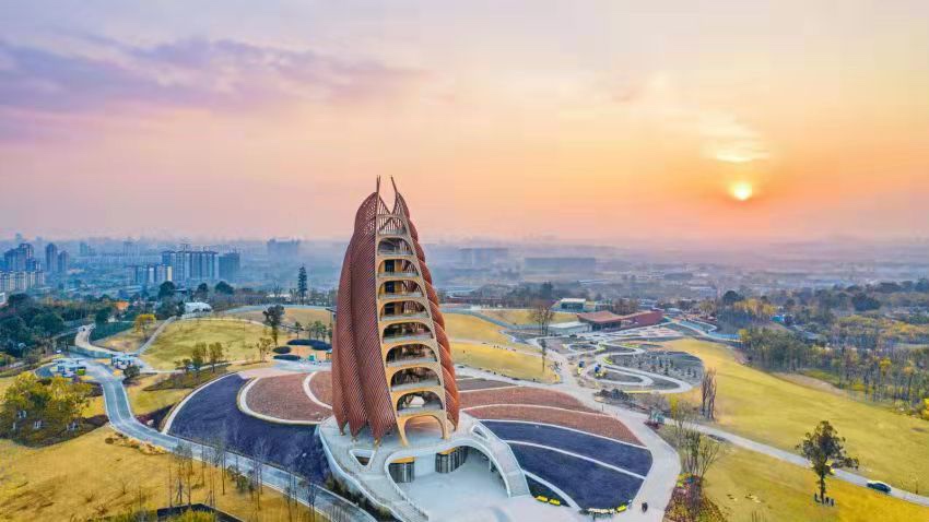 成都熊猫基地扩建区的“大竹笋”建筑。天府绿道文旅集团供图