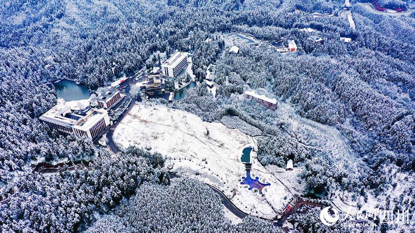 玉屏春雪。杨清亮摄