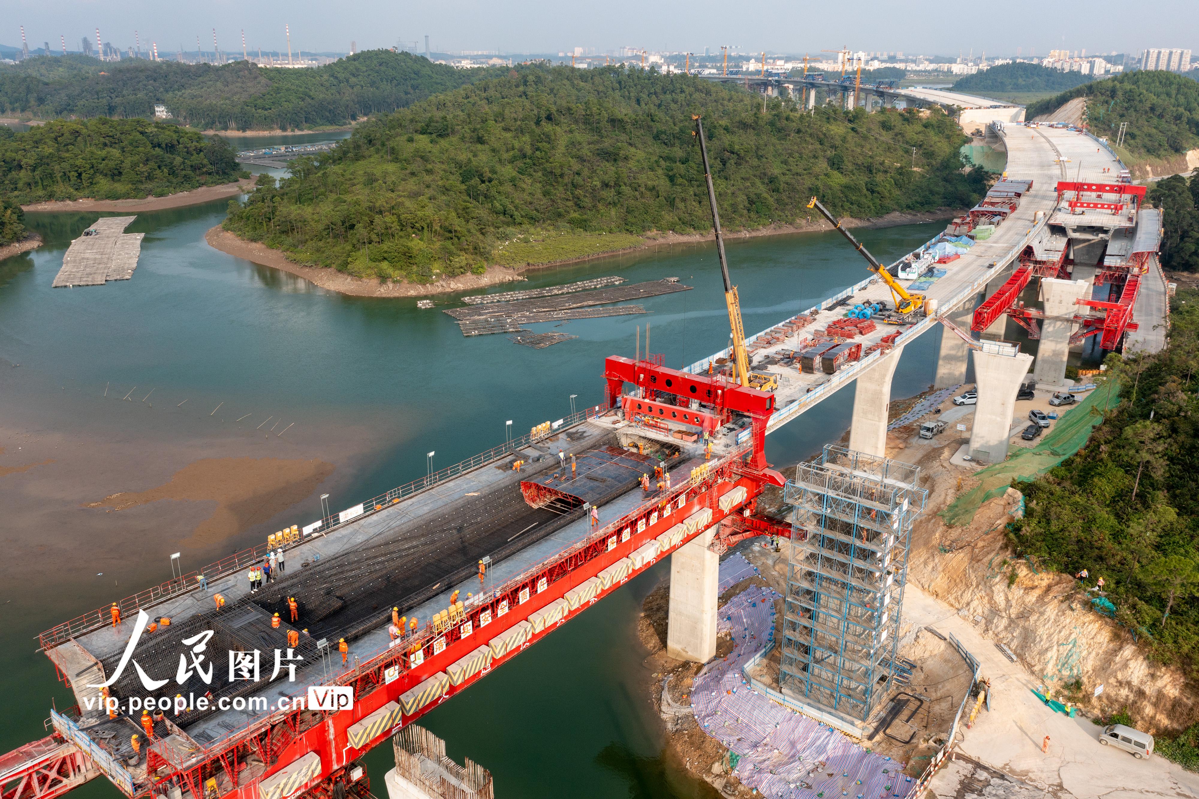 广西钦州：龙门大桥建设忙【3】