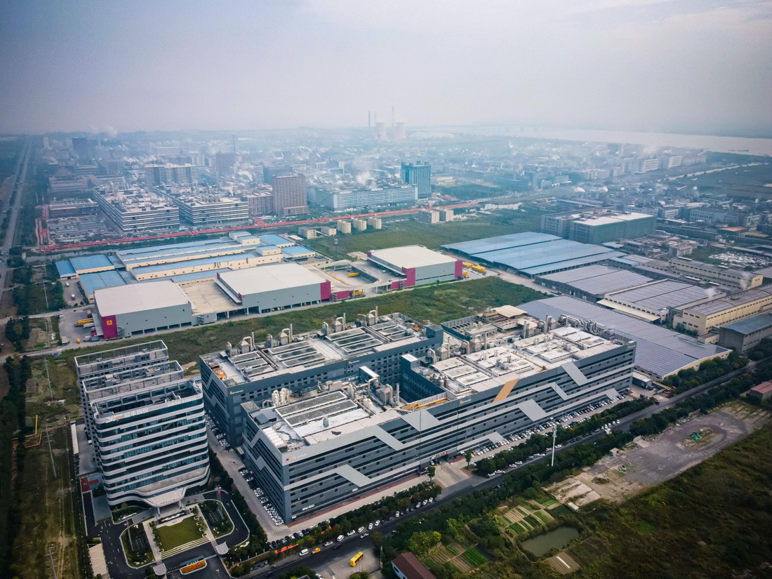 这是11月3日拍摄的绍兴市柯桥区印染产业集聚园区（无人机照片）。