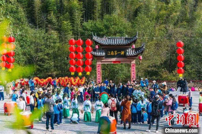 “九华立春祭”仪式现场。朱欣慰 摄