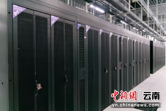 图为大成昆明所专用服务器机柜。