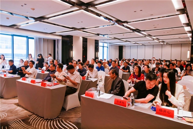 湖南陶瓷艺术再启新程 湖南省陶瓷艺术家协会换届工作大会顺利举行