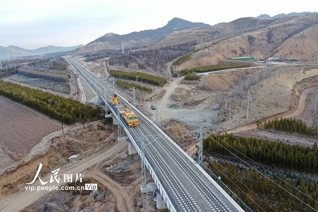 内蒙古赤峰：集通铁路经棚至宇宙地段接触网冷滑试验完成【2】