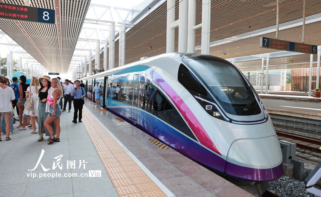 海南：三亚至乐东旅游铁路正式开通运营