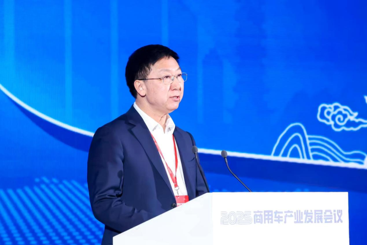 【人物+移动端资讯】付炳锋：从产品输出向体系共建转型 提升中国商用车国际竞争力_fororder_fubingfeng1