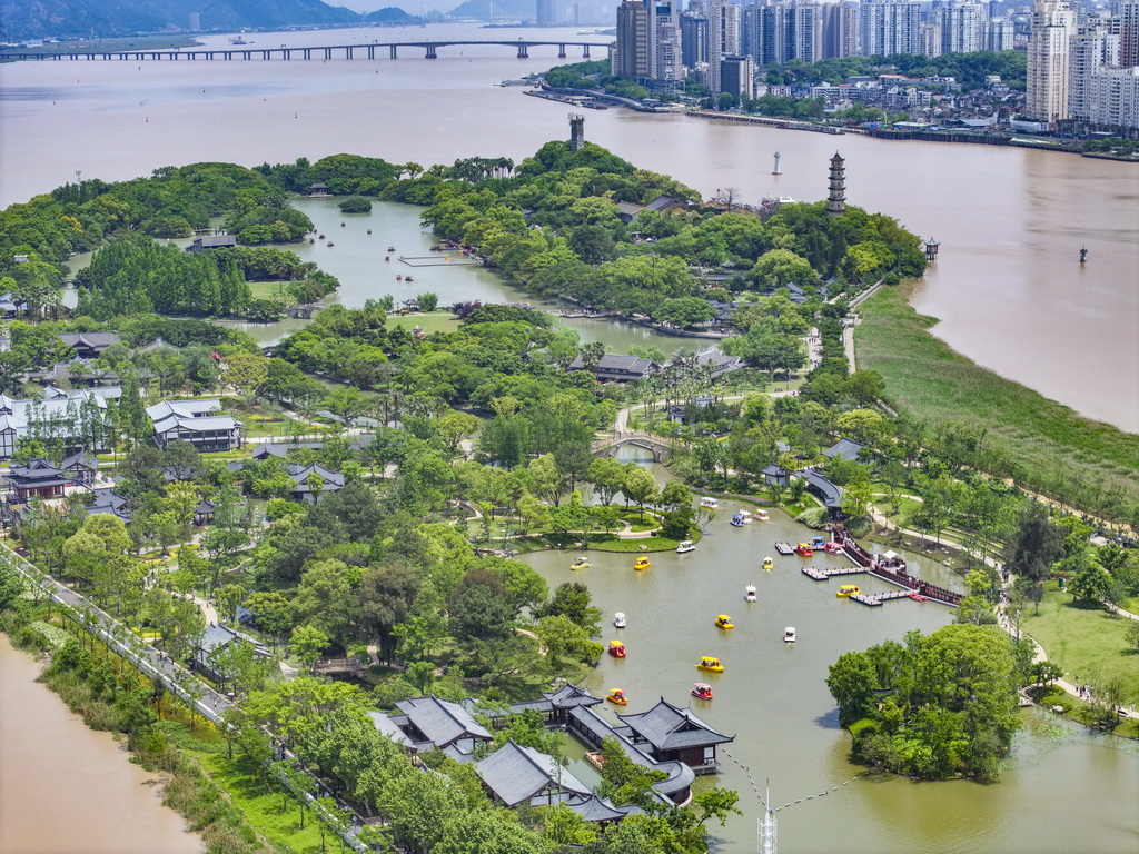 5月1日拍摄的浙江省温州市鹿城区江心屿景区（无人机照片）。新华社发（苏巧将摄）
