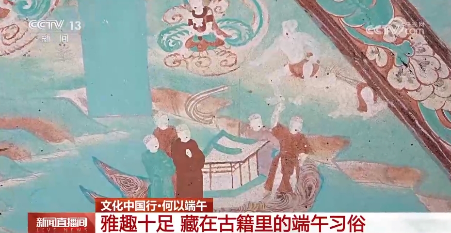 第468窟中，晚唐时期的双尾楼帆船也清晰可见。