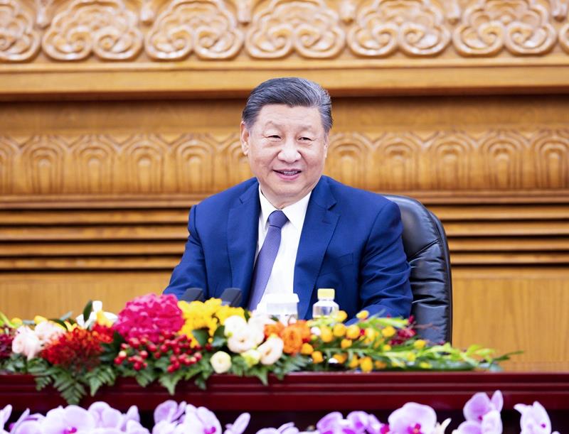 2024年10月11日，习近平主席在北京人民大会堂集体会见出席中国国际友好大会暨中国人民对外友好协会成立70周年纪念活动的外方嘉宾。